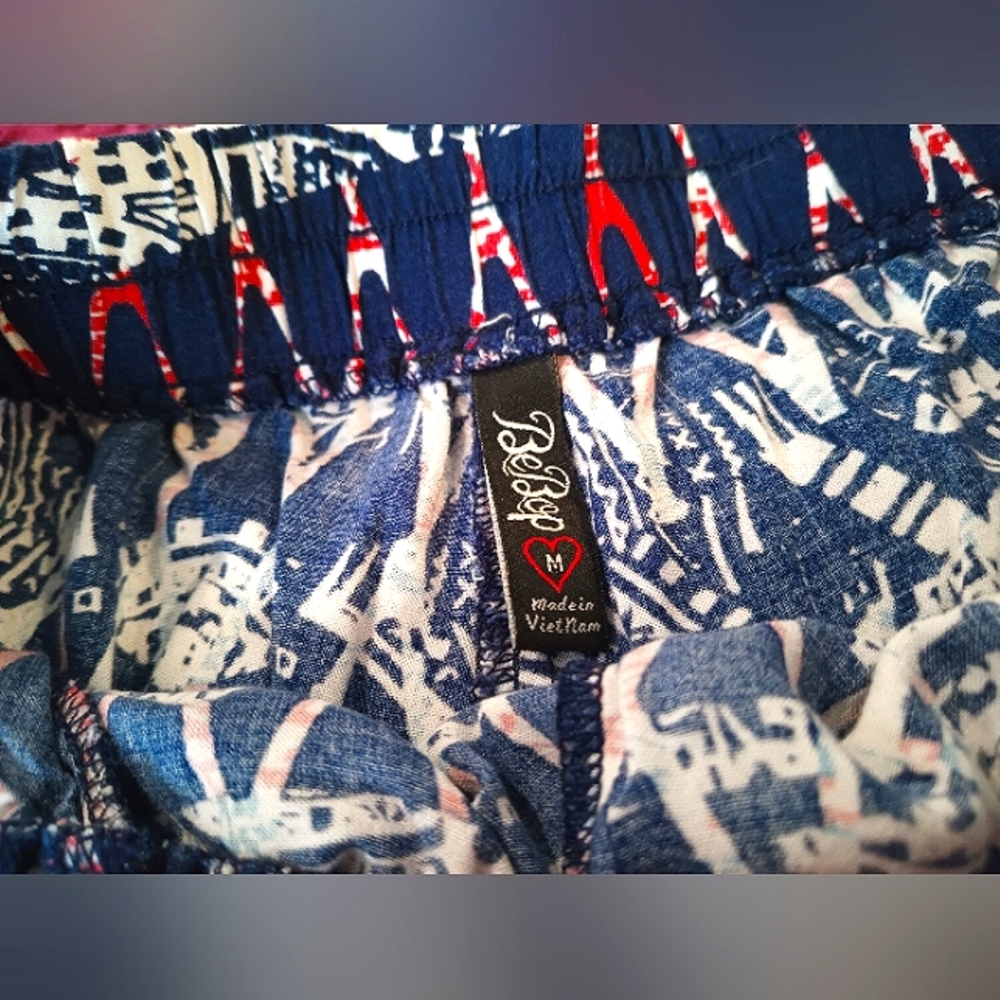Flowy pattern shorts - Picture 3 of 3